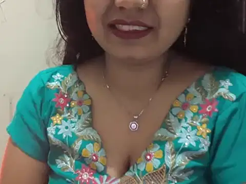 Snapshot of Gulaboo_bhabi chatting on January 20, 11:21 pm Gulaboo bhabi online show from January 20, 11:21 pm