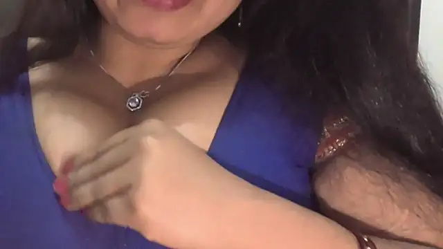 Snapshot of Gulaboo_bhabi chatting on January 28, 10:23 pm Gulaboo bhabi online show from January 28, 10:23 pm