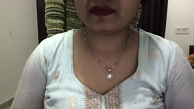 Snapshot of Gulaboo_bhabi chatting on January 31, 12:18 pm Gulaboo bhabi online show from January 31, 12:18 pm