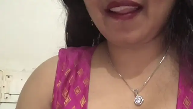 Snapshot of Gulaboo_bhabi chatting on February 1, 7:57 am Gulaboo bhabi online show from February 1, 7:57 am