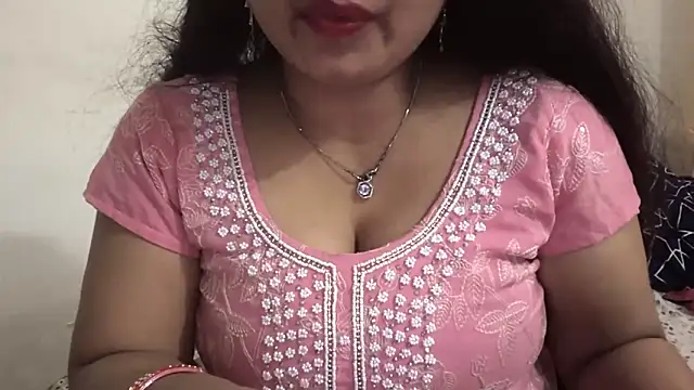 Snapshot of Gulaboo_bhabi chatting on February 3, 5:40 am Gulaboo bhabi online show from February 3, 5:40 am