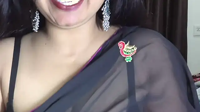 Snapshot of Gulaboo_bhabi chatting on February 6, 1:16 am Gulaboo bhabi online show from February 6, 1:16 am