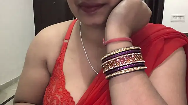 Snapshot of Gulaboo_bhabi chatting on February 18, 12:15 am Gulaboo bhabi online show from February 18, 12:15 am
