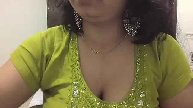 Snapshot of Gulaboo_bhabi chatting on March 15, 10:00 pm Gulaboo bhabi online show from March 15, 10:00 pm