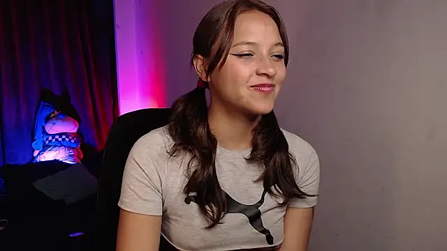 Zoe--khalL online show from February 11, 3:33 am