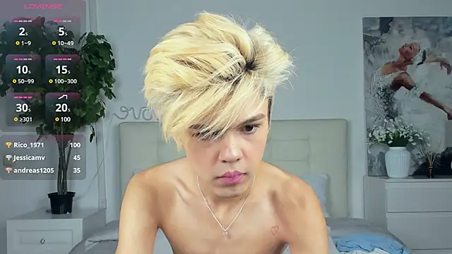 Felix Rey online show from March 15, 10:33 pm