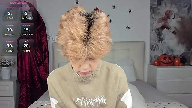 Felix Rey online show from October 15, 4:07 pm