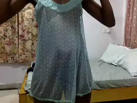 Snapshot of Sexy_megg chatting on December 7, 7:43 pm Sexy megg online show from December 7, 7:43 pm