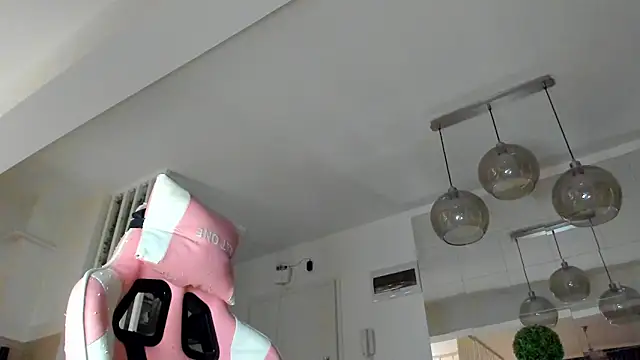 IreneVON online show from February 4, 4:40 am