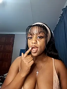 Snapshot of Queen-Chocolate chatting on October 26, 2:28 am Queen-Chocolate online show from October 26, 2:28 am