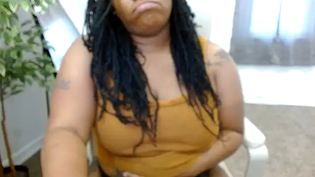 Snapshot of selena42 chatting on March 14, 5:02 pm selena42 online show from March 14, 5:02 pm