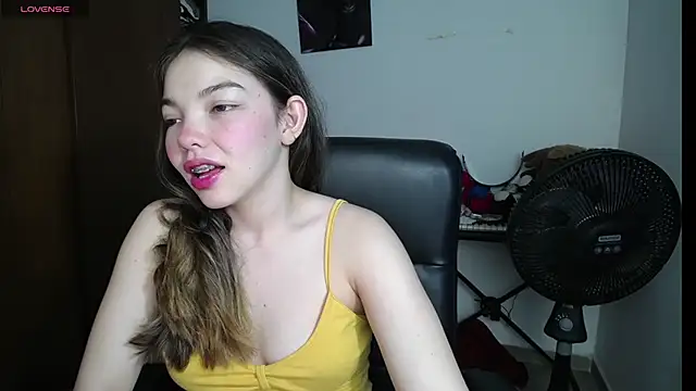 Snapshot of venelope1 chatting on February 21, 2:17 am venelope1 online show from February 21, 2:17 am