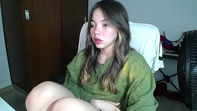 Snapshot of venelope1 chatting on February 23, 4:28 am venelope1 online show from February 23, 4:28 am