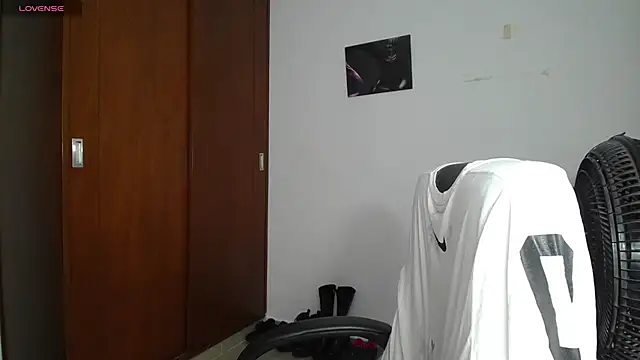 Snapshot of venelope1 chatting on March 15, 1:30 am venelope1 online show from March 15, 1:30 am