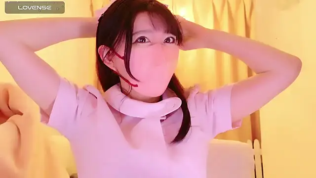 maii- online show from February 19, 6:43 pm