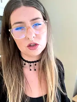 Snapshot of sophielove888 chatting on November 19, 6:52 pm sophielove888 online show from November 19, 6:52 pm