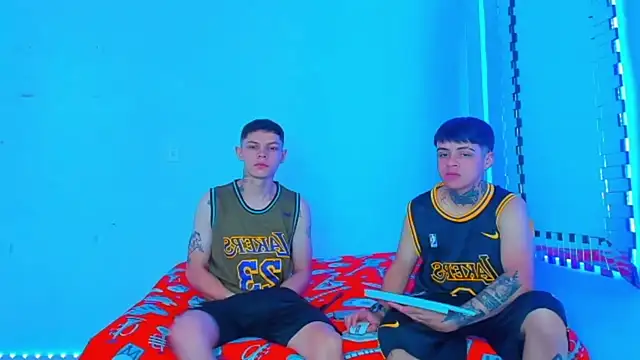 HOT boy2025 online show from December 13, 3:11 pm