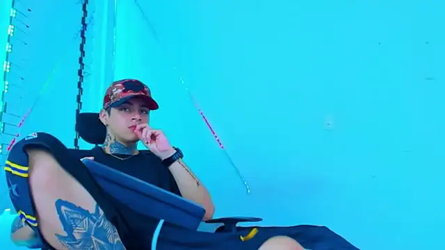 HOT boy2025 online show from October 12, 6:51 pm