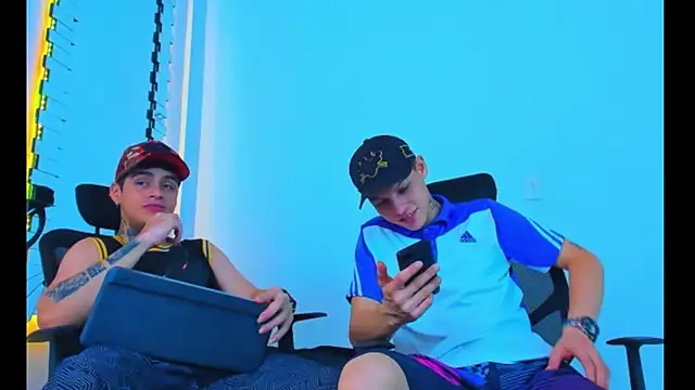 HOT boy2025 online show from November 30, 5:00 am