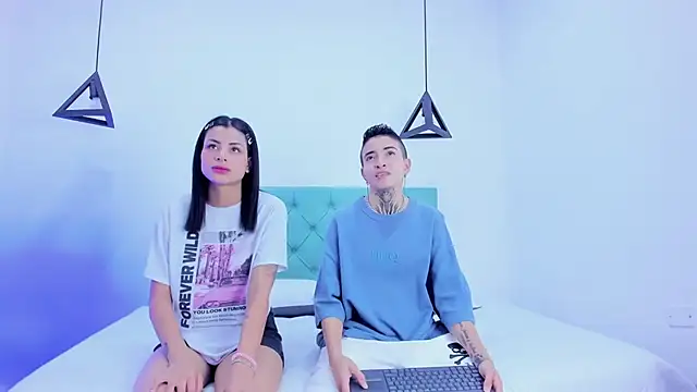 Tinny and Candy online show from December 21, 1:32 pm