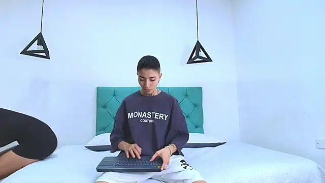 Tinny and Candy online show from January 13, 1:49 pm