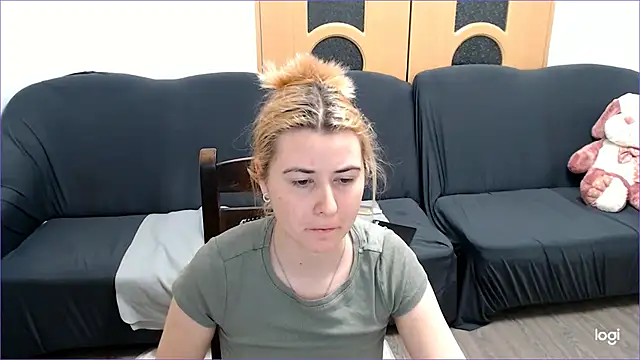 VioletaFlower7 online show from March 15, 9:38 pm