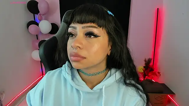 zoesullivan online show from December 21, 9:33 am