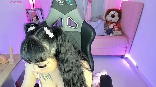 zoesullivan online show from February 1, 9:43 am