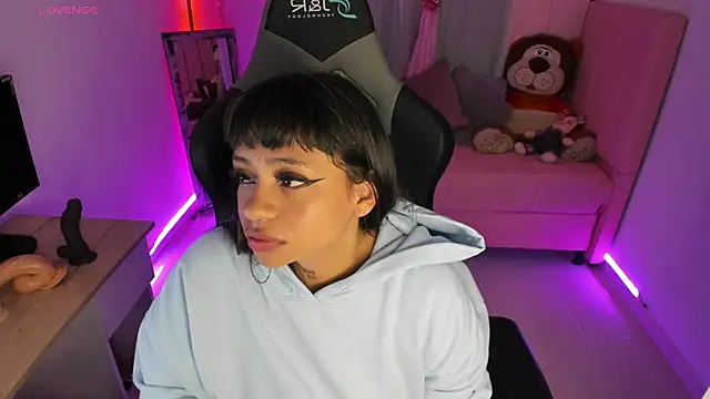 zoesullivan online show from March 21, 9:12 am