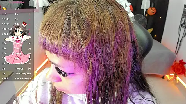 zoesullivan online show from October 18, 10:05 am