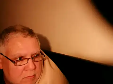 Snapshot of 100Tauros chatting on March 4, 7:22 pm 100Tauros online show from March 4, 7:22 pm