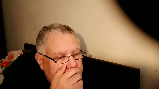 Snapshot of 100Tauros chatting on March 6, 2:08 pm 100Tauros online show from March 6, 2:08 pm