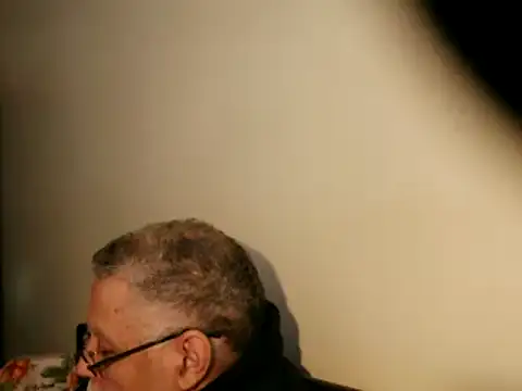 Snapshot of 100Tauros chatting on March 11, 5:35 pm 100Tauros online show from March 11, 5:35 pm