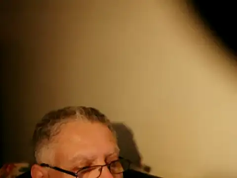 Snapshot of 100Tauros chatting on March 11, 8:42 pm 100Tauros online show from March 11, 8:42 pm