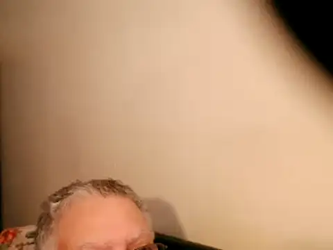 Snapshot of 100Tauros chatting on March 12, 2:34 pm 100Tauros online show from March 12, 2:34 pm