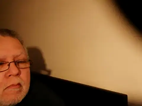 Snapshot of 100Tauros chatting on March 13, 9:16 pm 100Tauros online show from March 13, 9:16 pm