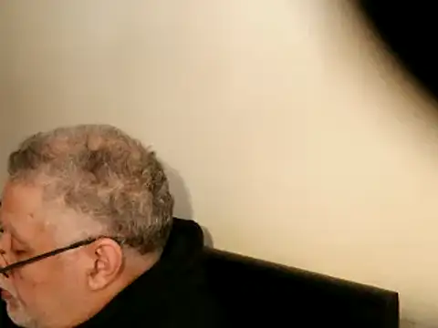 Snapshot of 100Tauros chatting on March 14, 3:47 pm 100Tauros online show from March 14, 3:47 pm