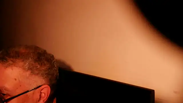 Snapshot of 100Tauros chatting on March 15, 6:43 pm 100Tauros online show from March 15, 6:43 pm