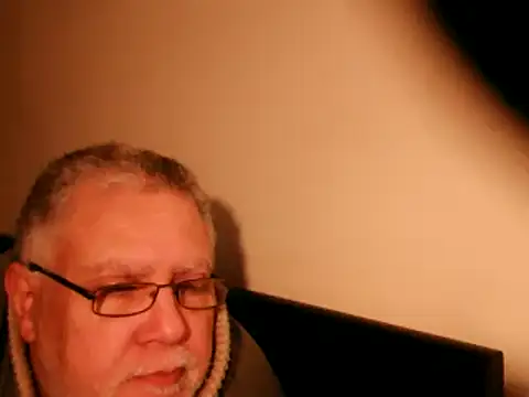 Snapshot of 100Tauros chatting on March 16, 5:07 pm 100Tauros online show from March 16, 5:07 pm