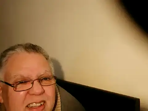 Snapshot of 100Tauros chatting on March 19, 3:08 pm 100Tauros online show from March 19, 3:08 pm