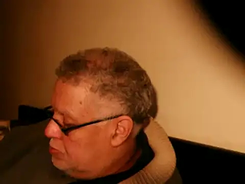 Snapshot of 100Tauros chatting on March 21, 10:28 pm 100Tauros online show from March 21, 10:28 pm