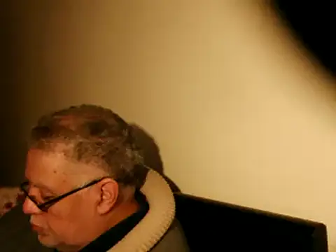 Snapshot of 100Tauros chatting on March 22, 7:09 pm 100Tauros online show from March 22, 7:09 pm