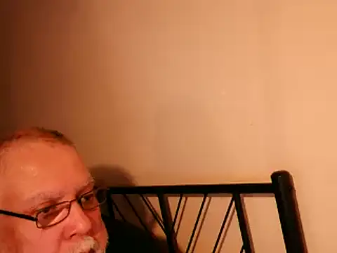 Snapshot of 100Tauros chatting on September 10, 5:51 am 100Tauros online show from September 10, 5:51 am