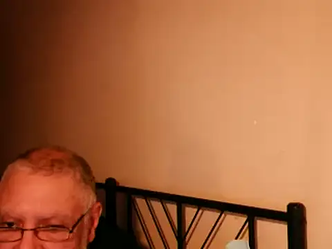 Snapshot of 100Tauros chatting on September 20, 9:05 pm 100Tauros online show from September 20, 9:05 pm