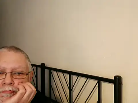 Snapshot of 100Tauros chatting on September 21, 9:11 am 100Tauros online show from September 21, 9:11 am