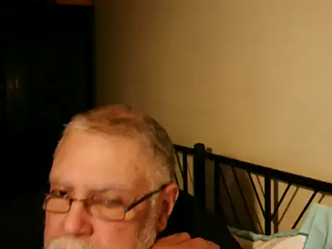 Snapshot of 100Tauros chatting on September 28, 8:58 pm 100Tauros online show from September 28, 8:58 pm