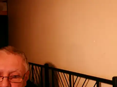 Snapshot of 100Tauros chatting on September 29, 9:52 pm 100Tauros online show from September 29, 9:52 pm