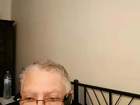 Snapshot of 100Tauros chatting on September 30, 9:58 am 100Tauros online show from September 30, 9:58 am