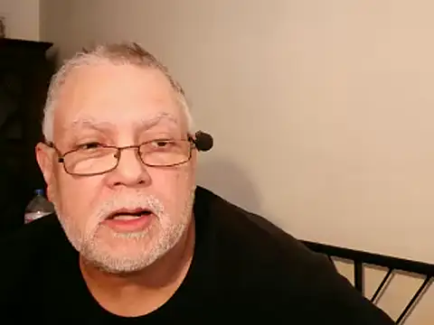 Snapshot of 100Tauros chatting on October 1, 10:32 am 100Tauros online show from October 1, 10:32 am