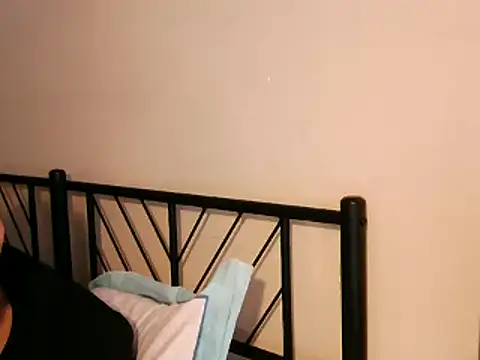 Snapshot of 100Tauros chatting on October 3, 9:06 am 100Tauros online show from October 3, 9:06 am